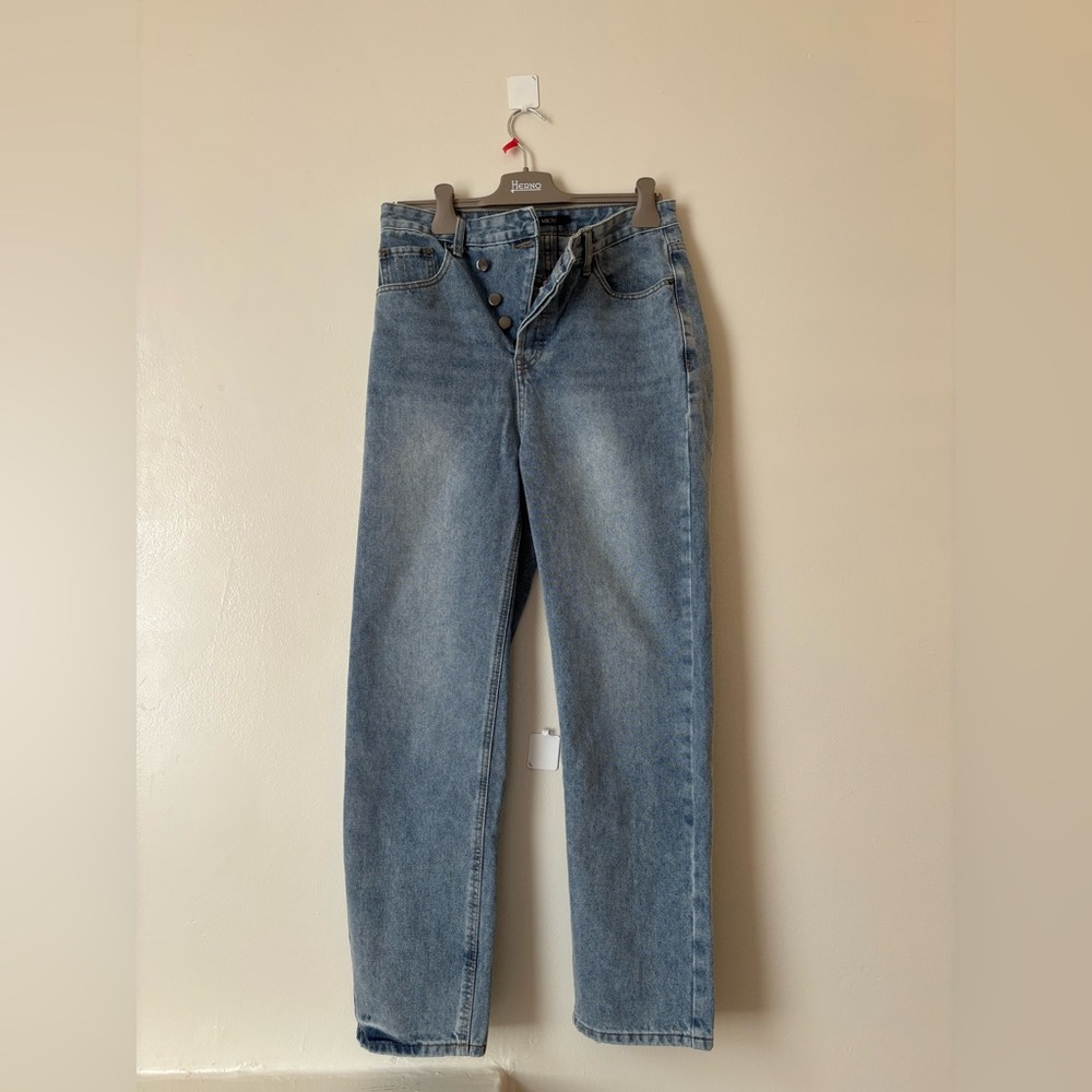Asymmetric Waist Straight Leg Jeans